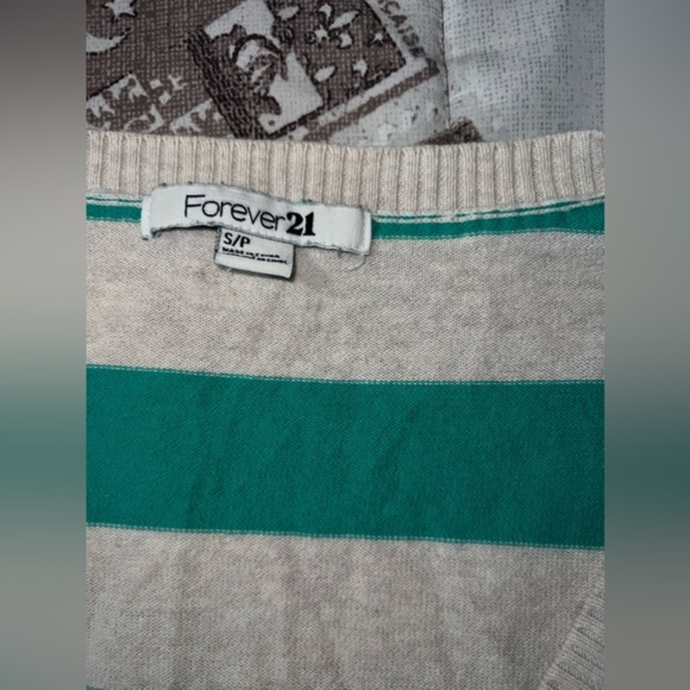 Forever 21 cardigan sweater‎ - Picture 3 of 3